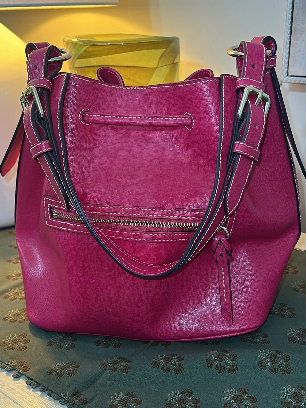 Dooney & Bourke saffiano Leather drawstring bag excellent condition ( bags)